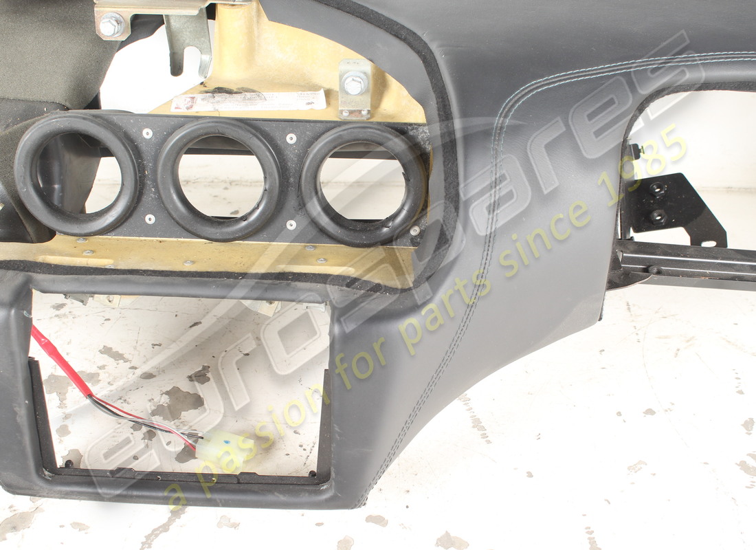 USED FERRARI DASHBOARD WITH INSTRUMENTS BLACK 8500. PART NUMBER 66088000 (2) used ferrari dashboard with instruments black 8500. part number 66088000 (2)