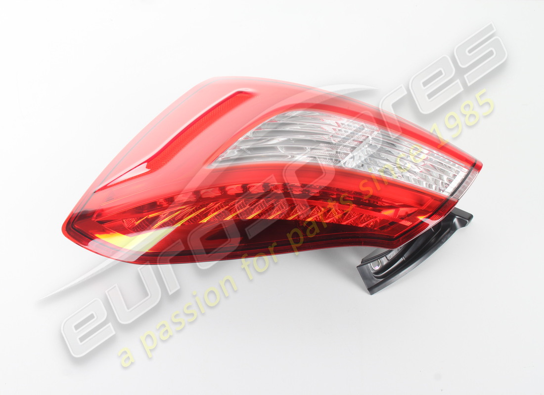 NEW Maserati RH REAR OUTER LIGHT . PART NUMBER 670107148 (1)