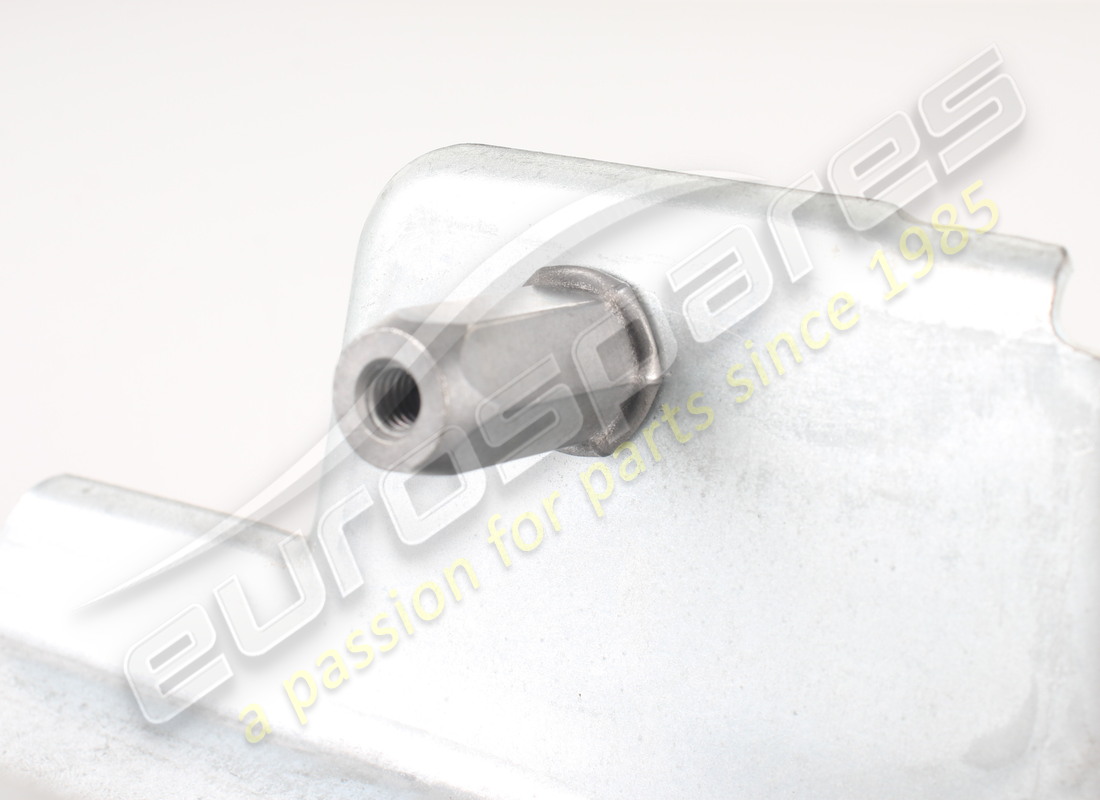 new maserati rh reinforcement. part number 80700500 (5)