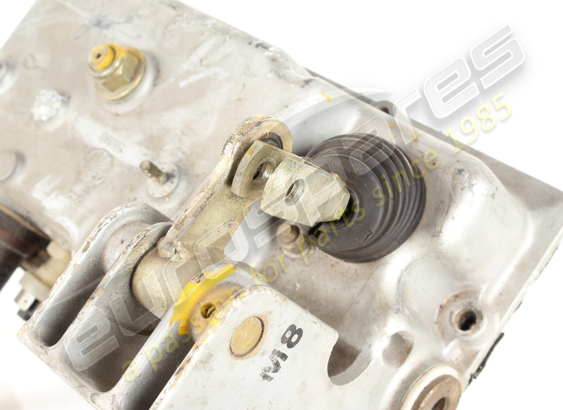 USED FERRARI PEDAL SUPPORT HOUSING LHD PART NUMBER 119158 (4) used ferrari pedal support housing lhd part number 119158 (4)