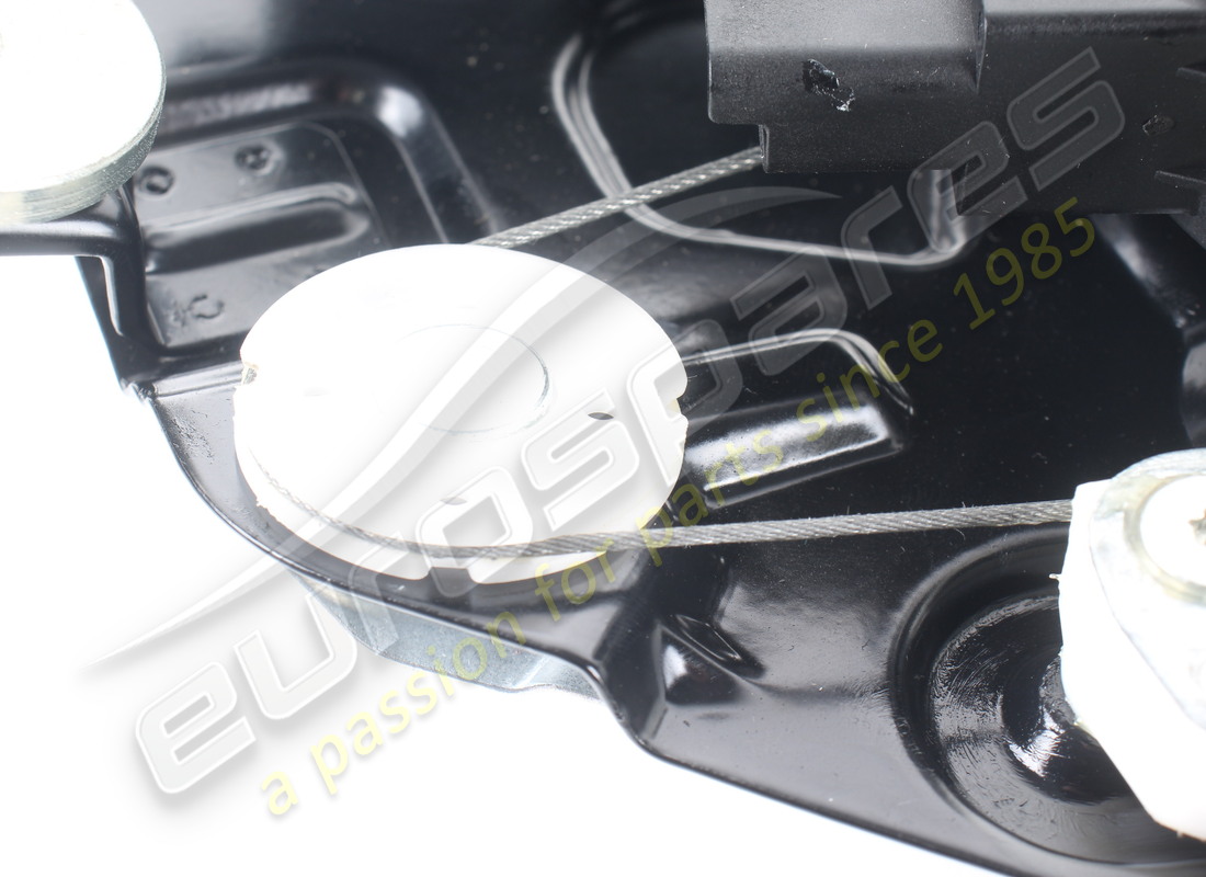 new ferrari rear rh glass lift. part number 69845100 (6)