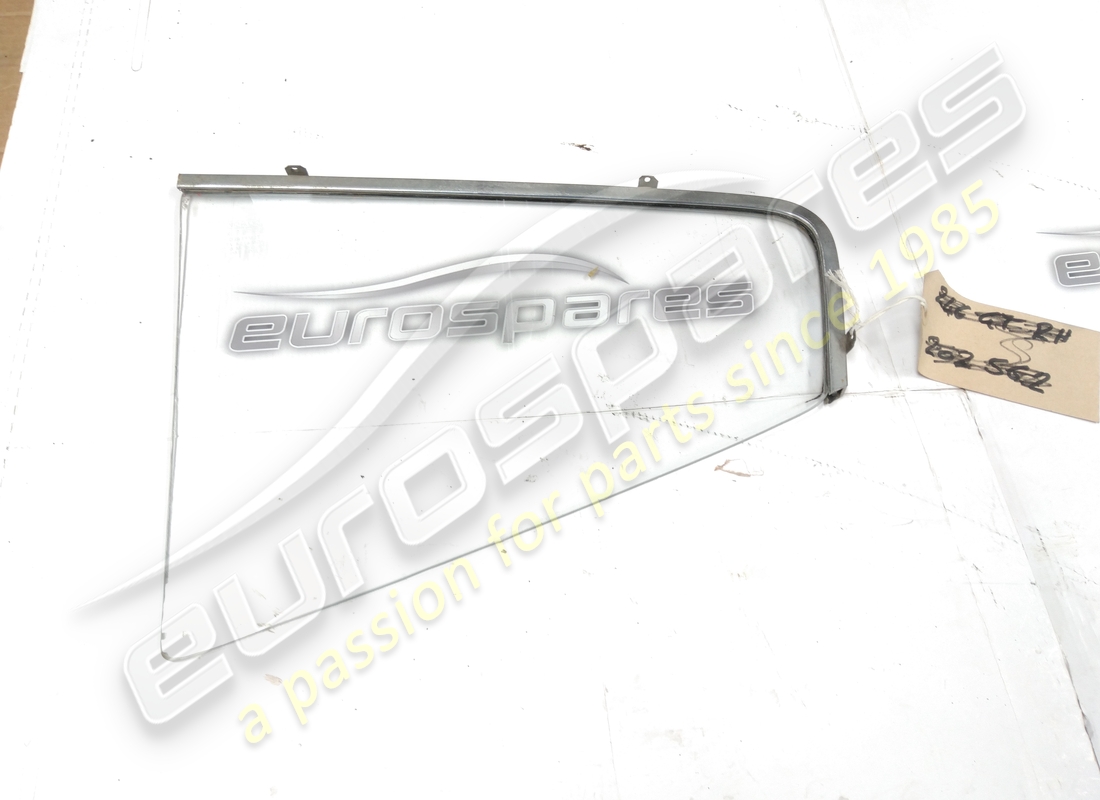 used ferrari rh rear quarter light glass. part number 204804 (2)