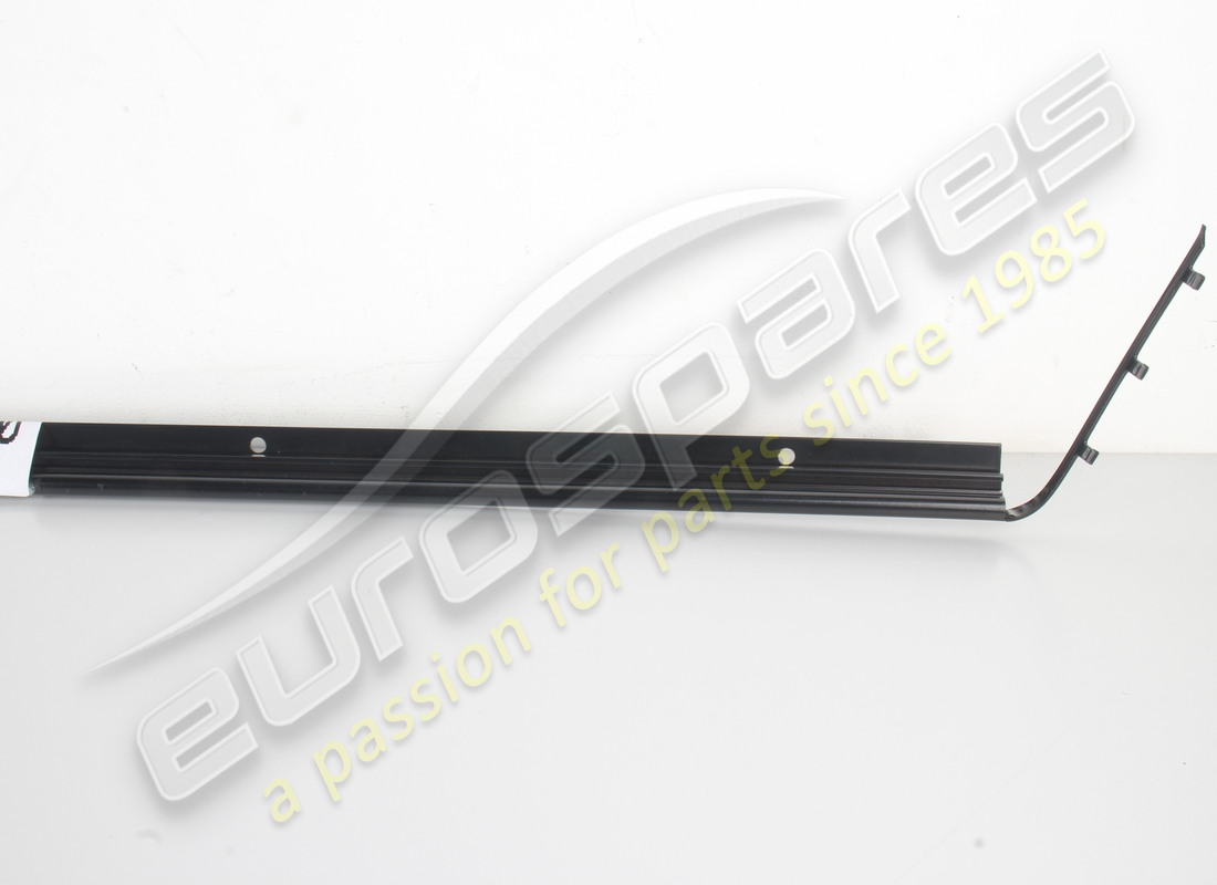 NEW FERRARI RH OUTER GASKET SUPPORT. PART NUMBER 63733300 (3) new ferrari rh outer gasket support. part number 63733300 (3)