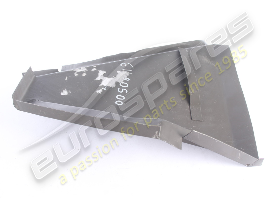 new ferrari rh front panel. part number 61480500 (3)