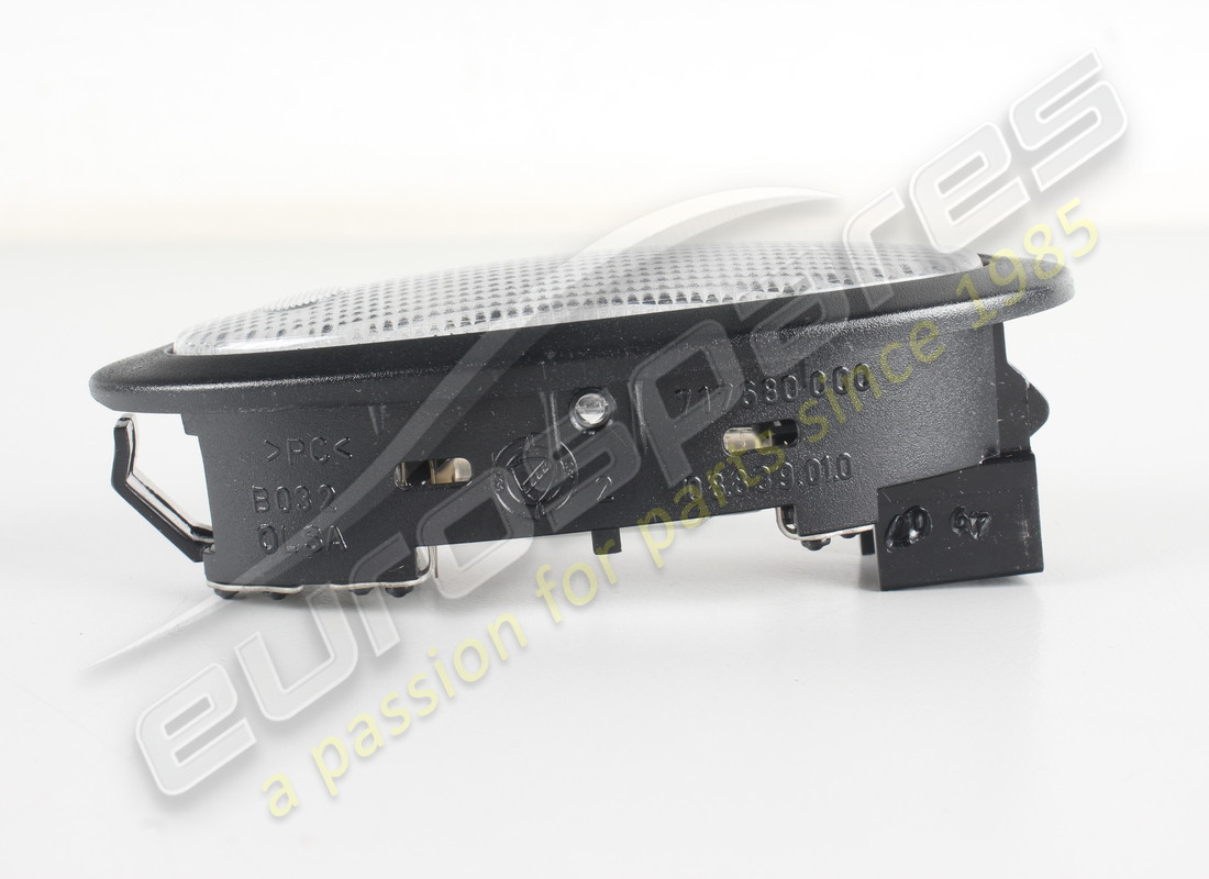 NEW MASERATI DOME LAMP. PART NUMBER 67094700 (4) new maserati dome lamp. part number 67094700 (4)