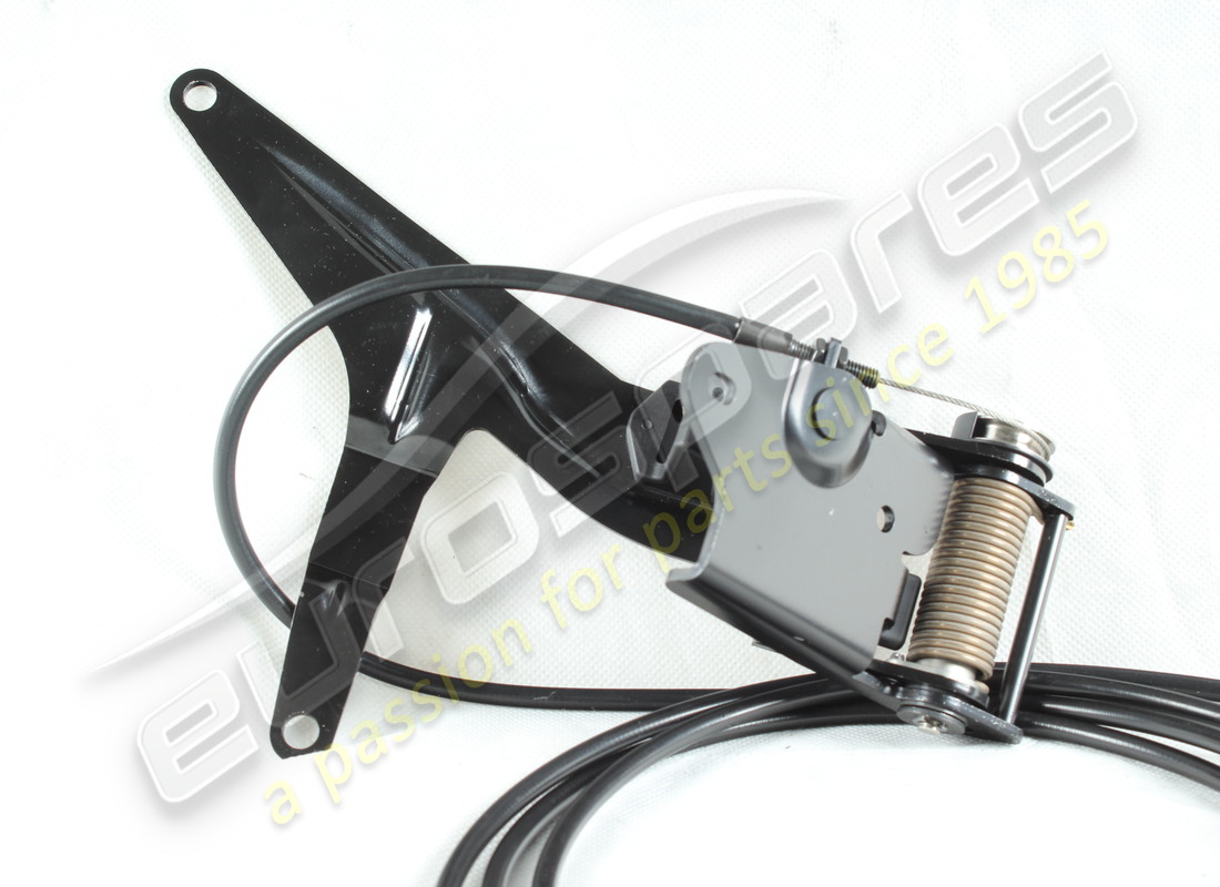 NEW MASERATI LH EXTERNAL FLAP HINGE. PART NUMBER 83083400 (2) new maserati lh external flap hinge. part number 83083400 (2)