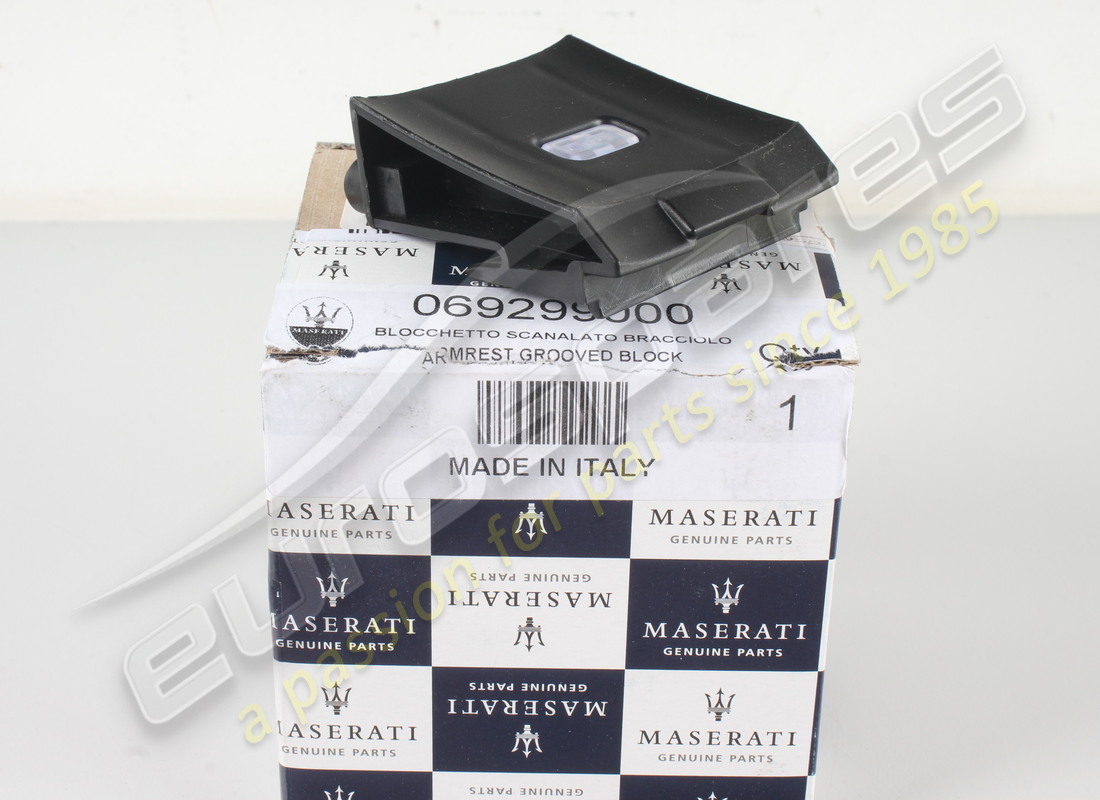 NEW MASERATI ARMREST GROOVED BLOCK. PART NUMBER 69299000 (5) new maserati armrest grooved block. part number 69299000 (5)