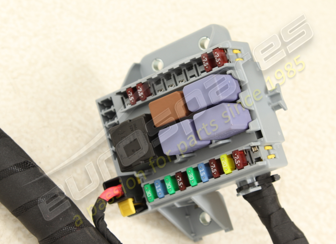 NEW FERRARI REAR CABLE. PART NUMBER 311972 (6) new ferrari rear cable. part number 311972 (6)