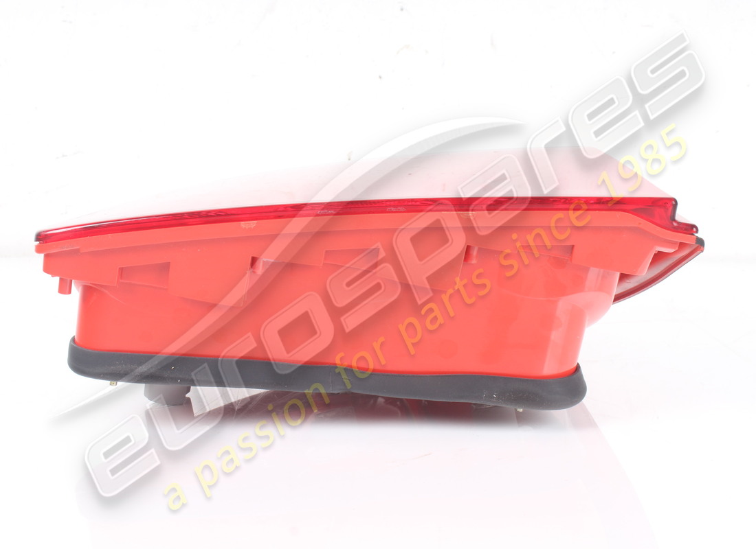 used maserati lh taillightspider. part number 186687 (4)