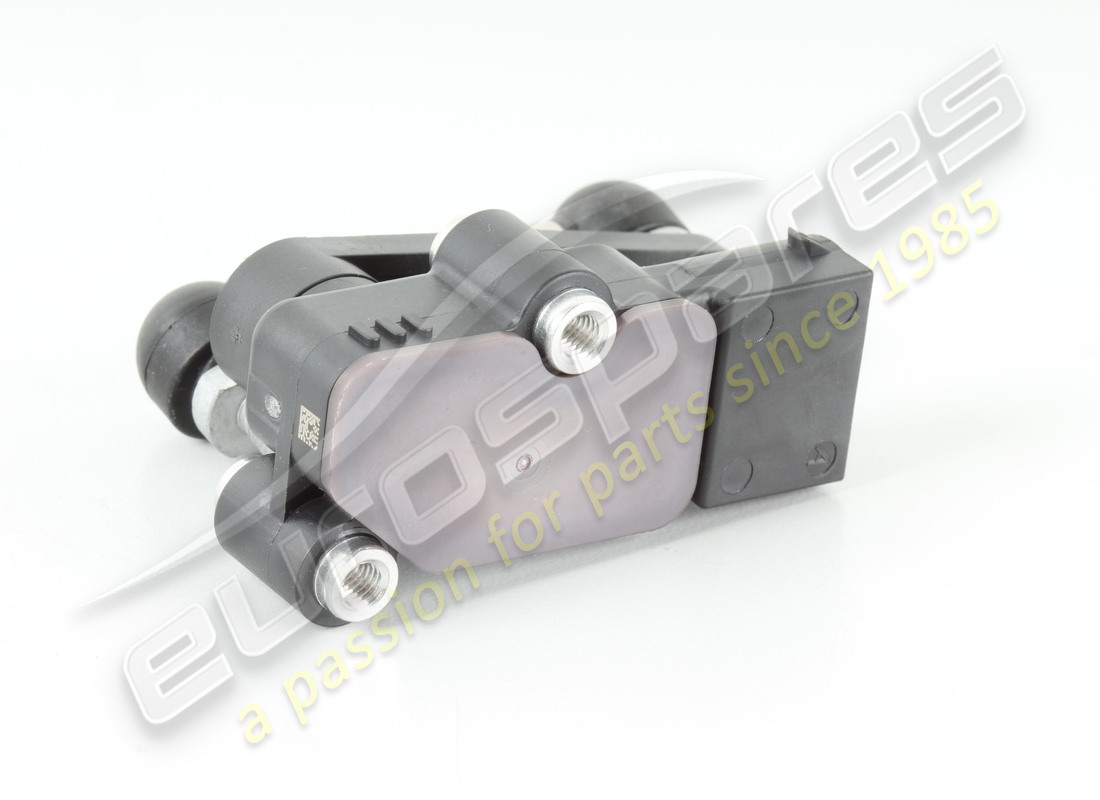 NEW MASERATI REAR SENSOR LH RH PART NUMBER 670037527 (2) new maserati rear sensor lh rh part number 670037527 (2)