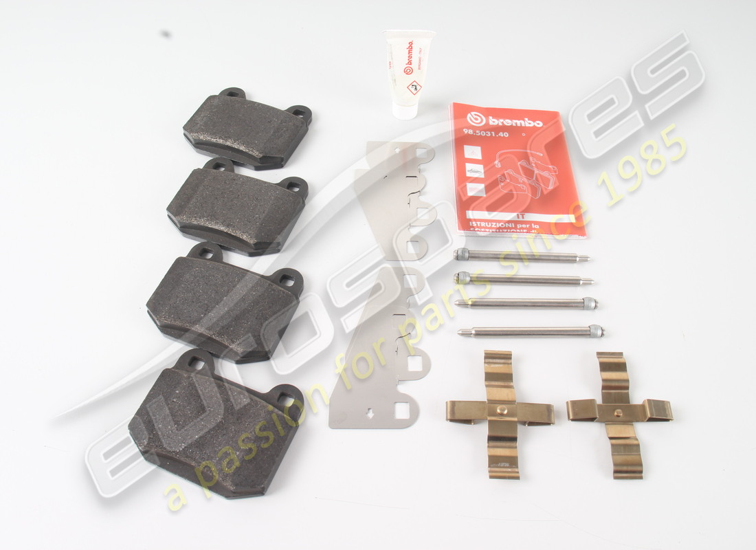 NEW Maserati REAR BRAKE PADS SET . PART NUMBER 673010320 (1)