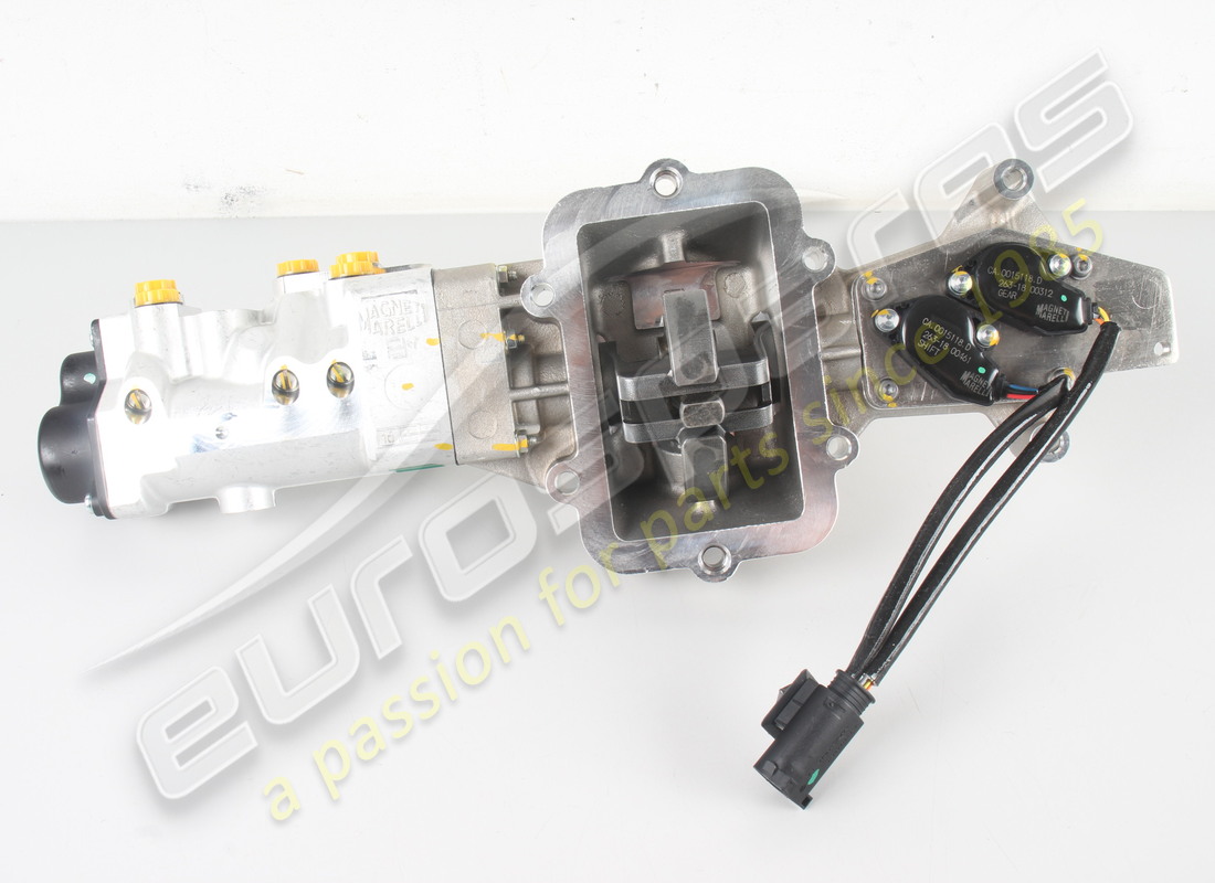 NEW MASERATI ACTUATOR WITH COVER. PART NUMBER 183064 (2) new maserati actuator with cover. part number 183064 (2)