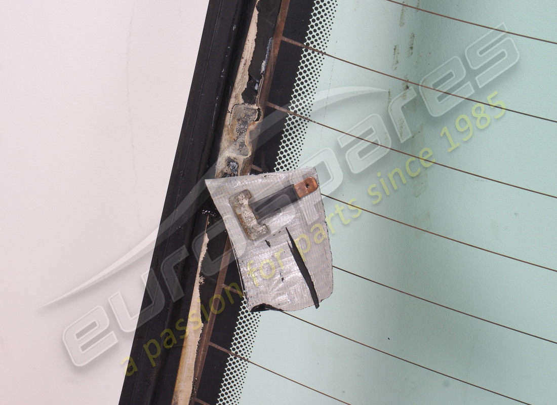 USED MASERATI REAR WINDOW GLASS. PART NUMBER 377780077 (5) used maserati rear window glass. part number 377780077 (5)