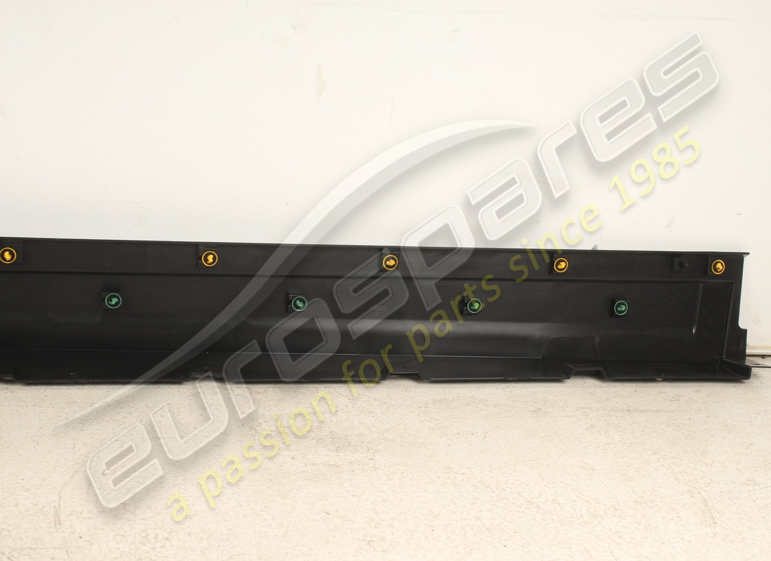 new maserati lh front door emossed mouldi. part number 670065825 (6)