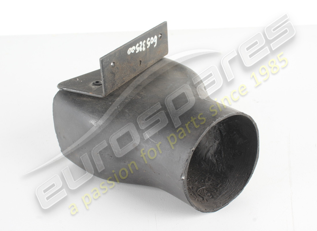 new ferrari rh air duct. part number 60532500 (1)