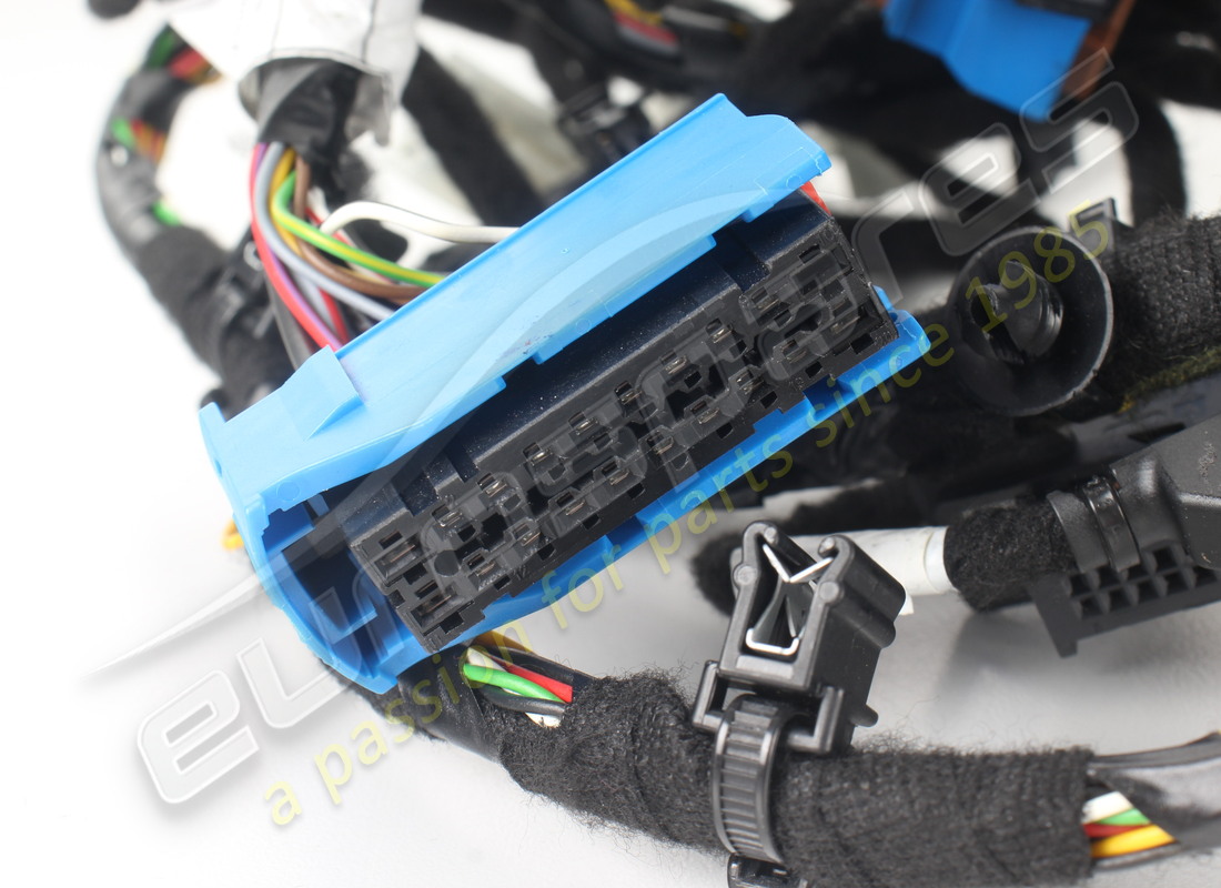 USED MASERATI CONSOLLE WIRING HARNESS. PART NUMBER 670038106 (3) used maserati consolle wiring harness. part number 670038106 (3)