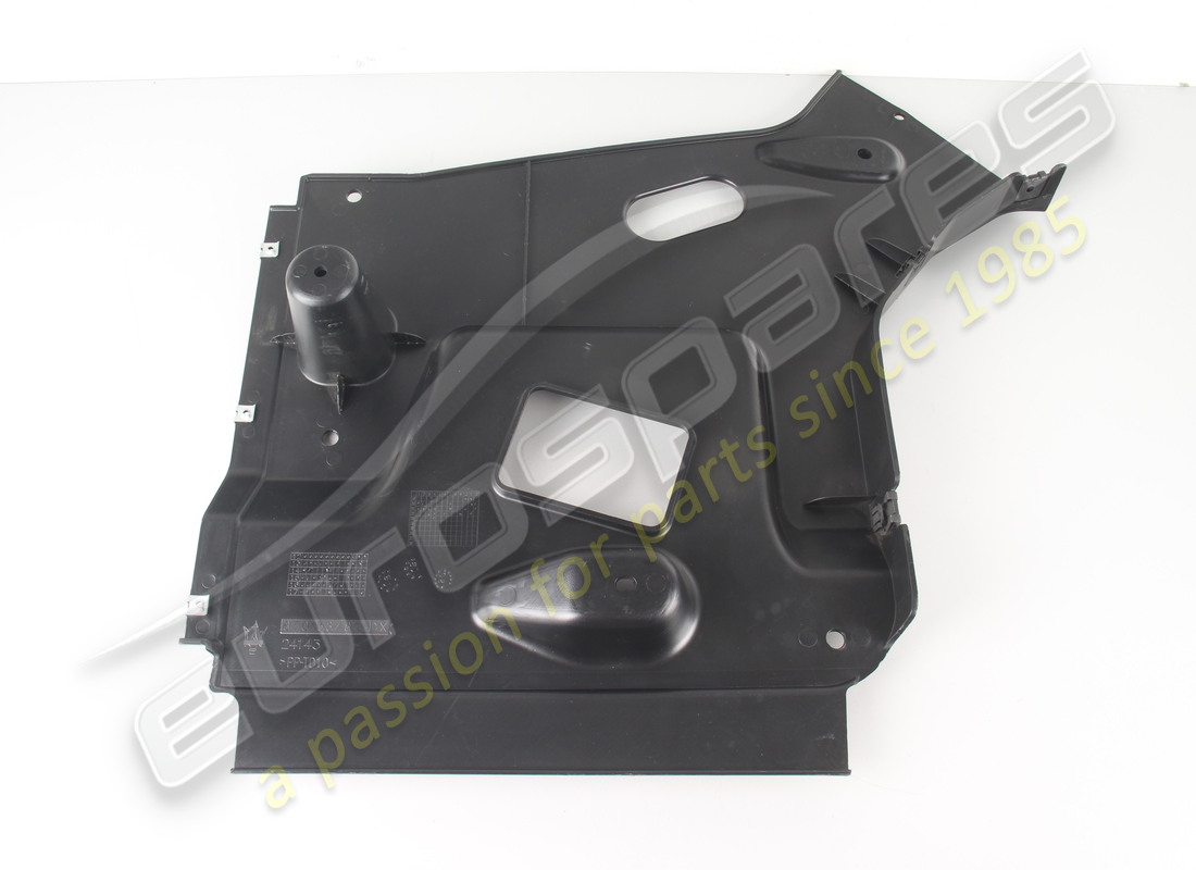 NEW MASERATI COMPLETE FRONT RH AERODYNAMIC SHI. PART NUMBER 670153481 (2) new maserati complete front rh aerodynamic shi. part number 670153481 (2)