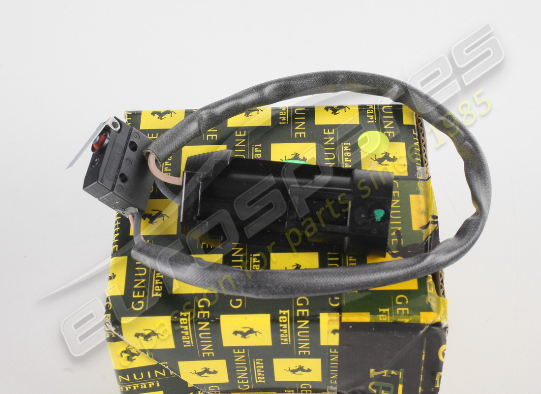 NEW FERRARI MICRO-SWITCH.. PART NUMBER 67493300 (4) new ferrari micro-switch.. part number 67493300 (4)