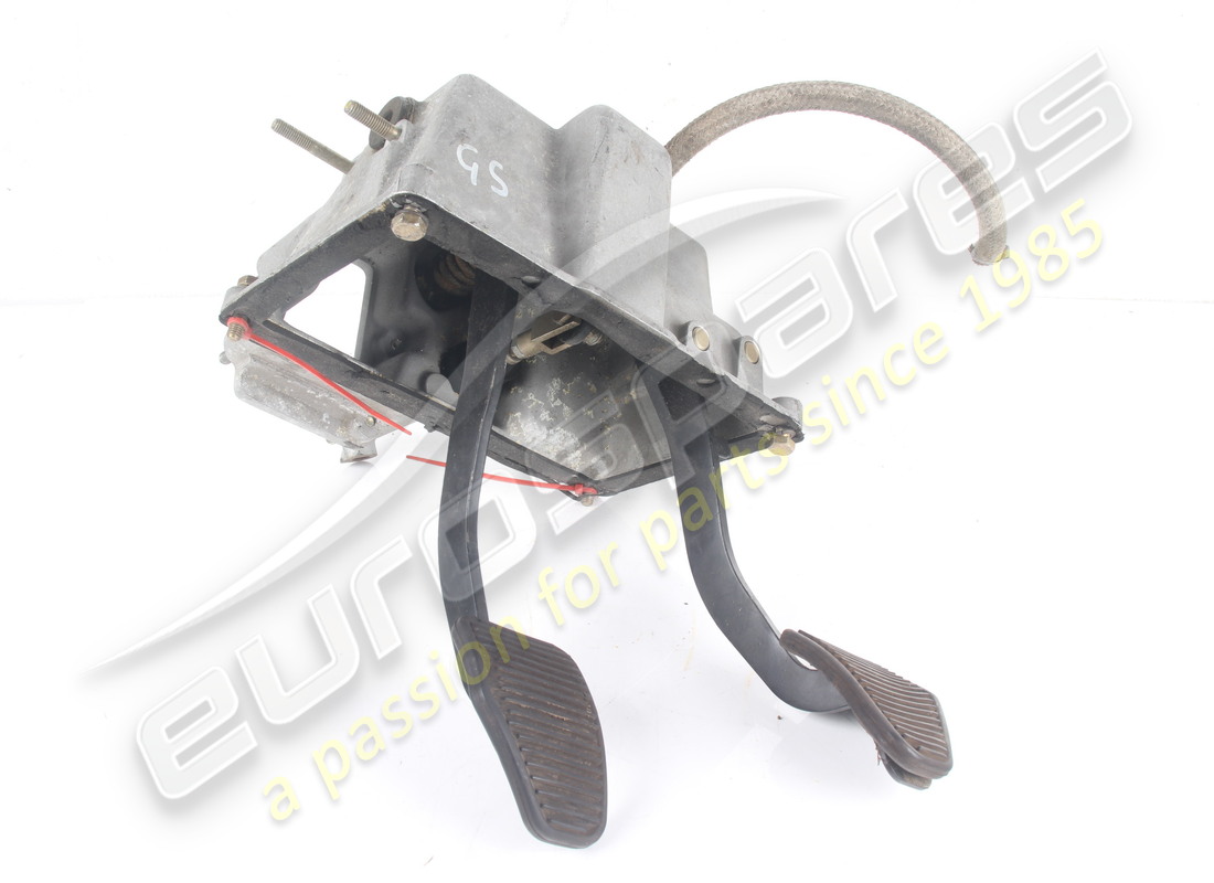 USED FERRARI PEDAL SUPPORT LHD PART NUMBER 144761 (3) used ferrari pedal support lhd part number 144761 (3)