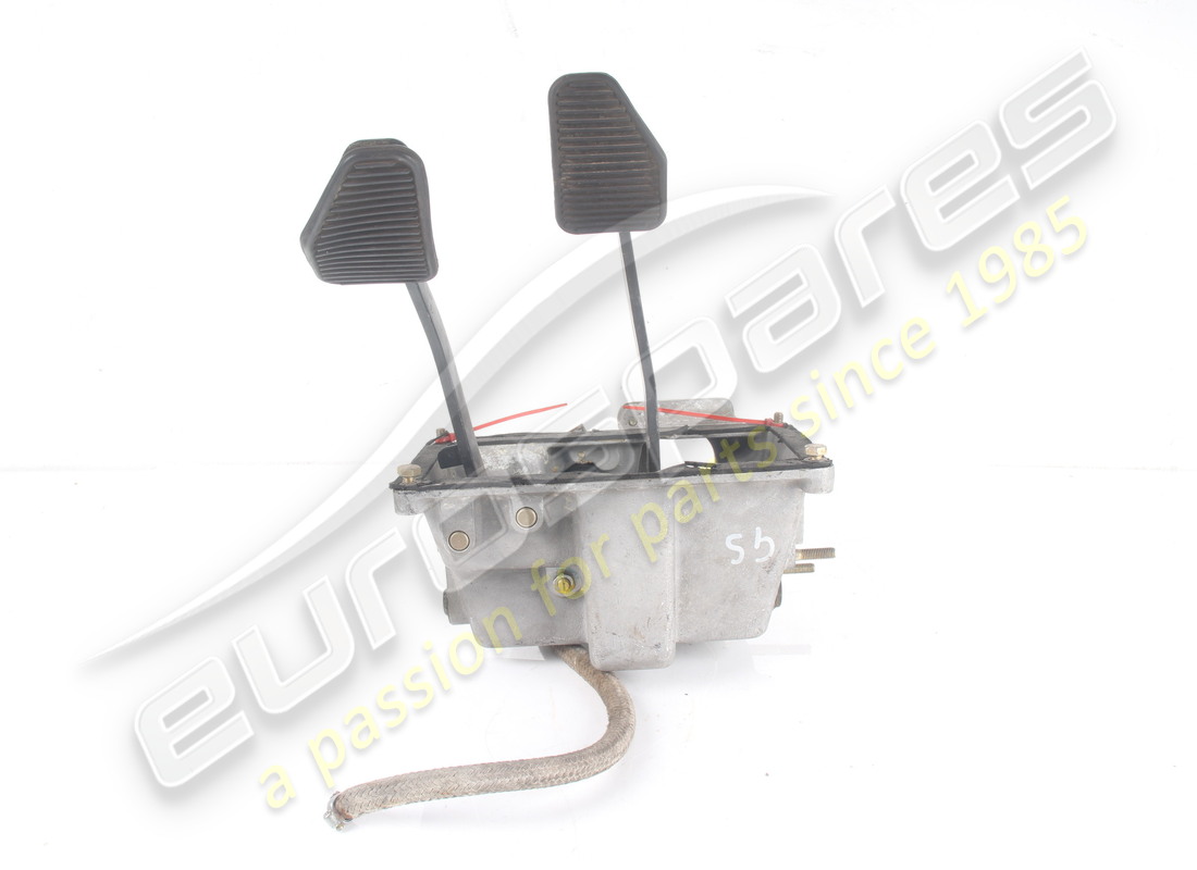 USED FERRARI PEDAL SUPPORT LHD PART NUMBER 144761 (1) used ferrari pedal support lhd part number 144761 (1)