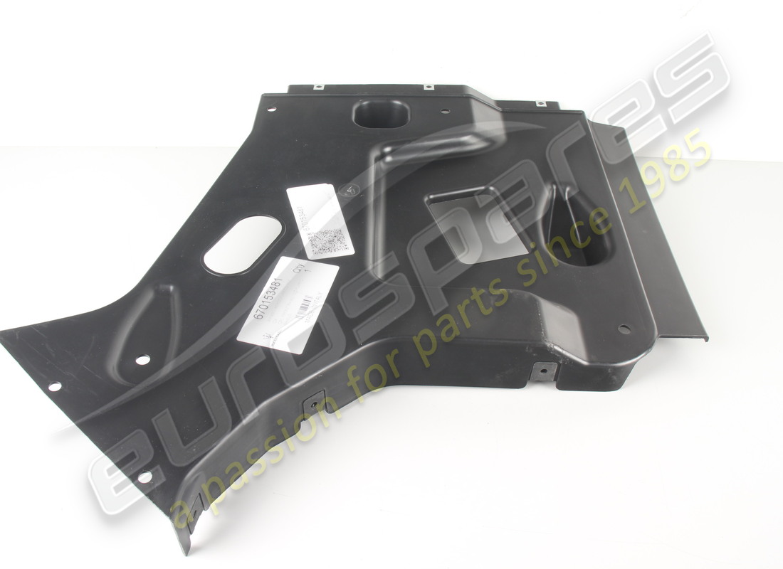 NEW MASERATI COMPLETE FRONT RH AERODYNAMIC SHI. PART NUMBER 670153481 (1) new maserati complete front rh aerodynamic shi. part number 670153481 (1)