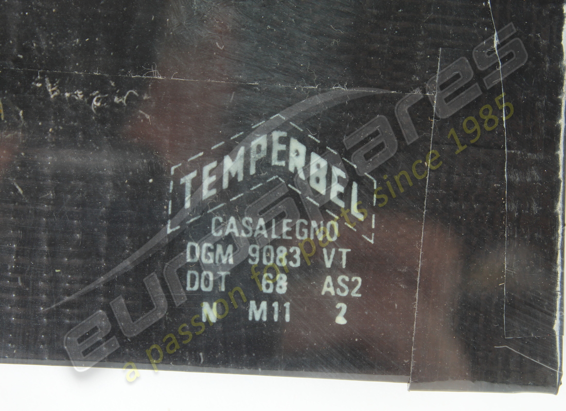 new ferrari lh rear quarter glass. part number 2534252900 (2)