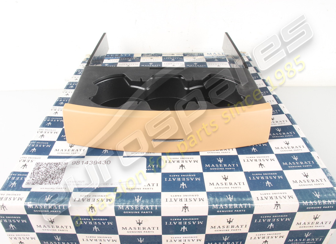 new maserati complete bev. holder moulding kit,beig. part number 981439430 (4)