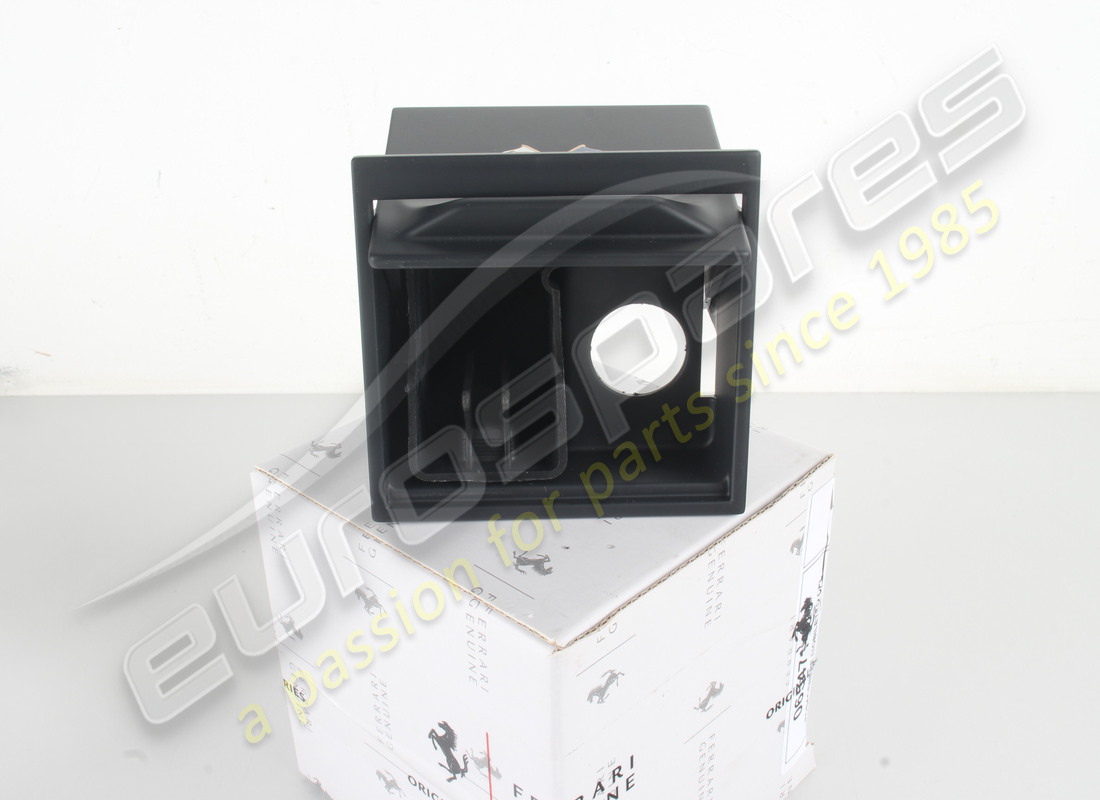 NEW FERRARI ASH TRAY. PART NUMBER 65471400 (6) new ferrari ash tray. part number 65471400 (6)