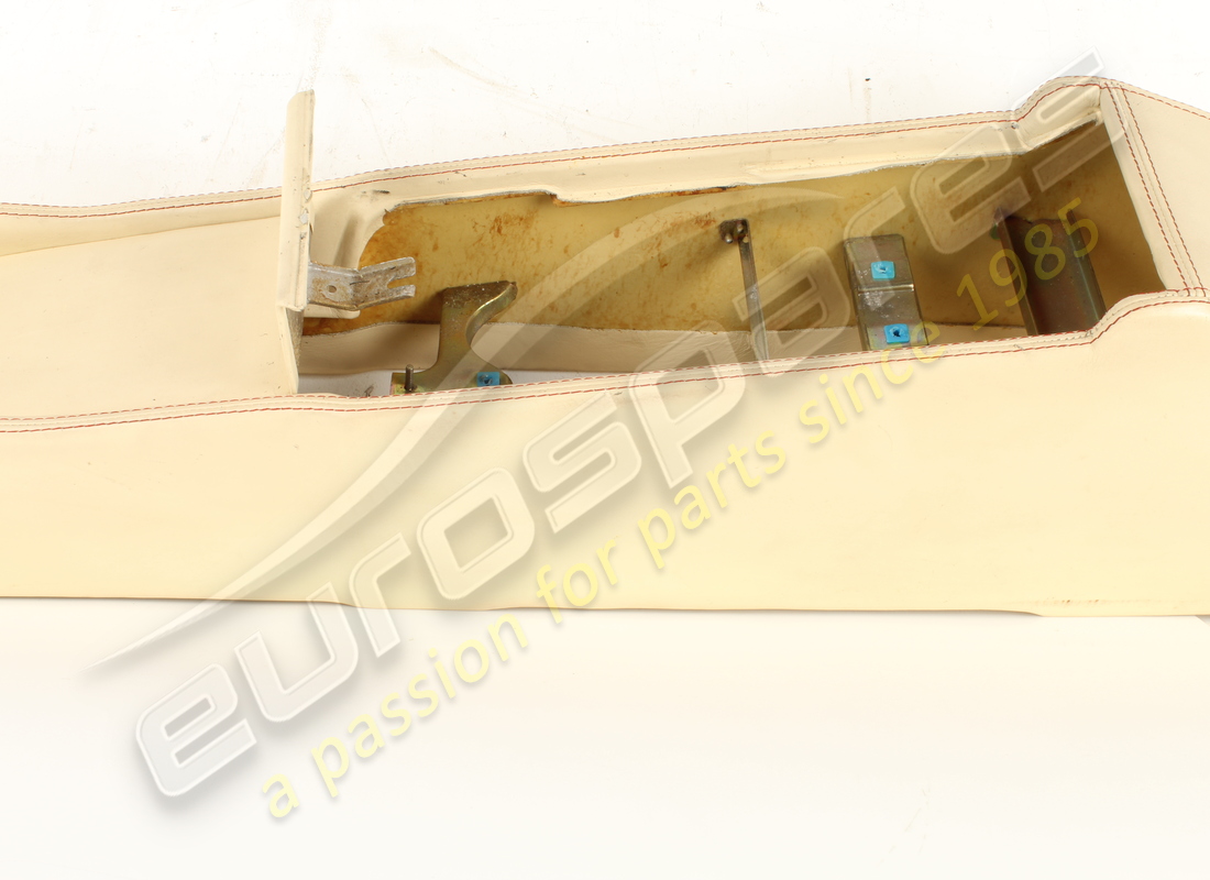 USED FERRARI RHD CONSOLE IN CREAM VM3997. PART NUMBER 65450204 (3) used ferrari rhd console in cream vm3997. part number 65450204 (3)