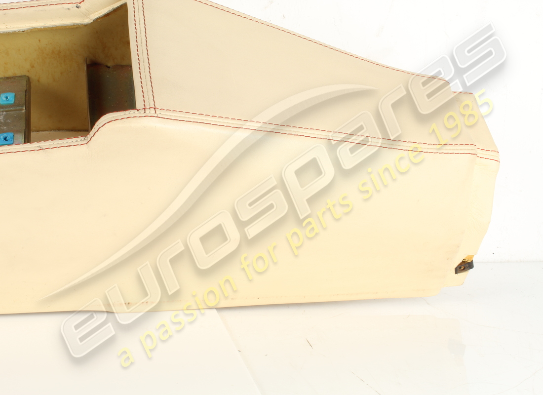 USED FERRARI RHD CONSOLE IN CREAM VM3997. PART NUMBER 65450204 (4) used ferrari rhd console in cream vm3997. part number 65450204 (4)