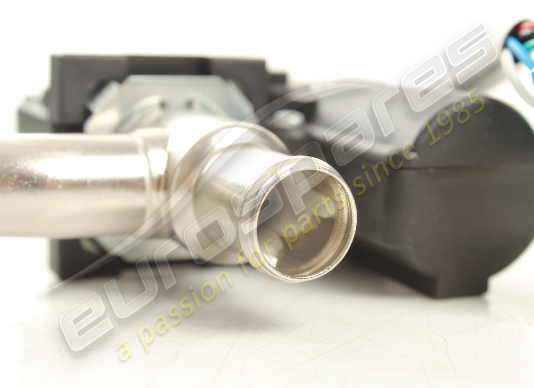 NEW FERRARI LH TGK VALVE (HEATER CONTROL). PART NUMBER 67444900 (2) new ferrari lh tgk valve (heater control). part number 67444900 (2)