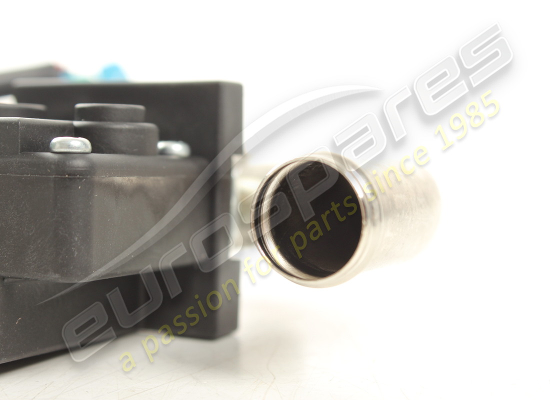 NEW FERRARI LH TGK VALVE (HEATER CONTROL). PART NUMBER 67444900 (3) new ferrari lh tgk valve (heater control). part number 67444900 (3)