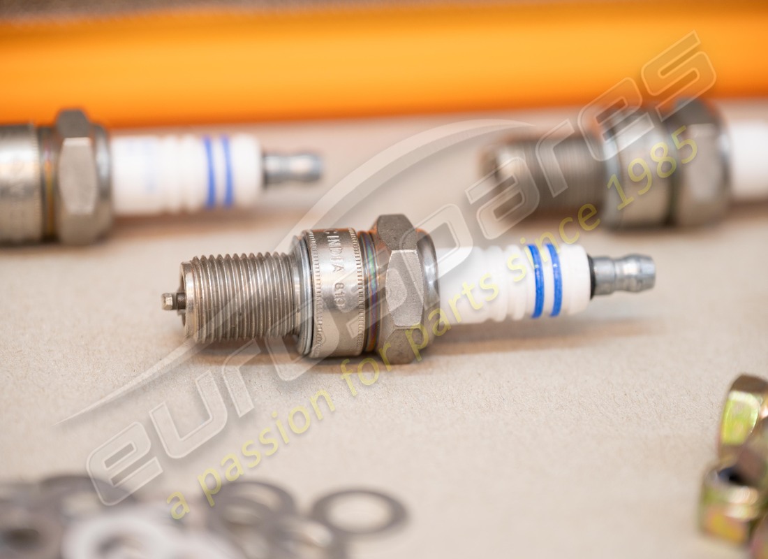 NEW PORSCHE MAINTENANCE SET - FOR 20,000 KM INTERVALS - COMPRISING: - D - MJ 1981>>. PART NUMBER 91110095601 (5) new porsche maintenance set - for 20,000 km intervals - comprising: - d - mj 1981>>. part number 91110095601 (5)