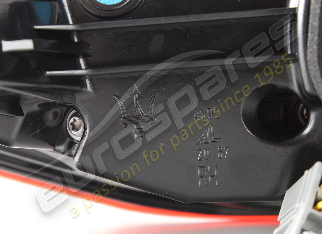 new maserati rh outer rear light. part number 670106830 (4)