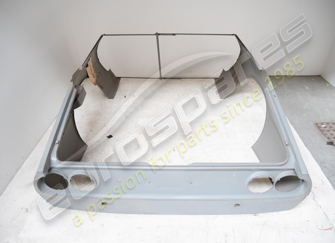 NEW FERRARI REAR END COMPLETE. PART NUMBER 2572000216 (6) new ferrari rear end complete. part number 2572000216 (6)