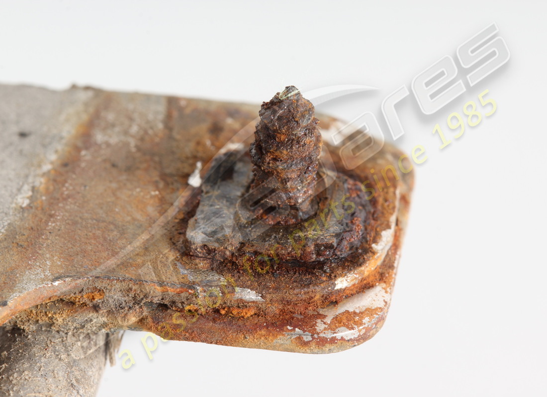 used maserati lh exhaust cover. part number 670104469 (4)