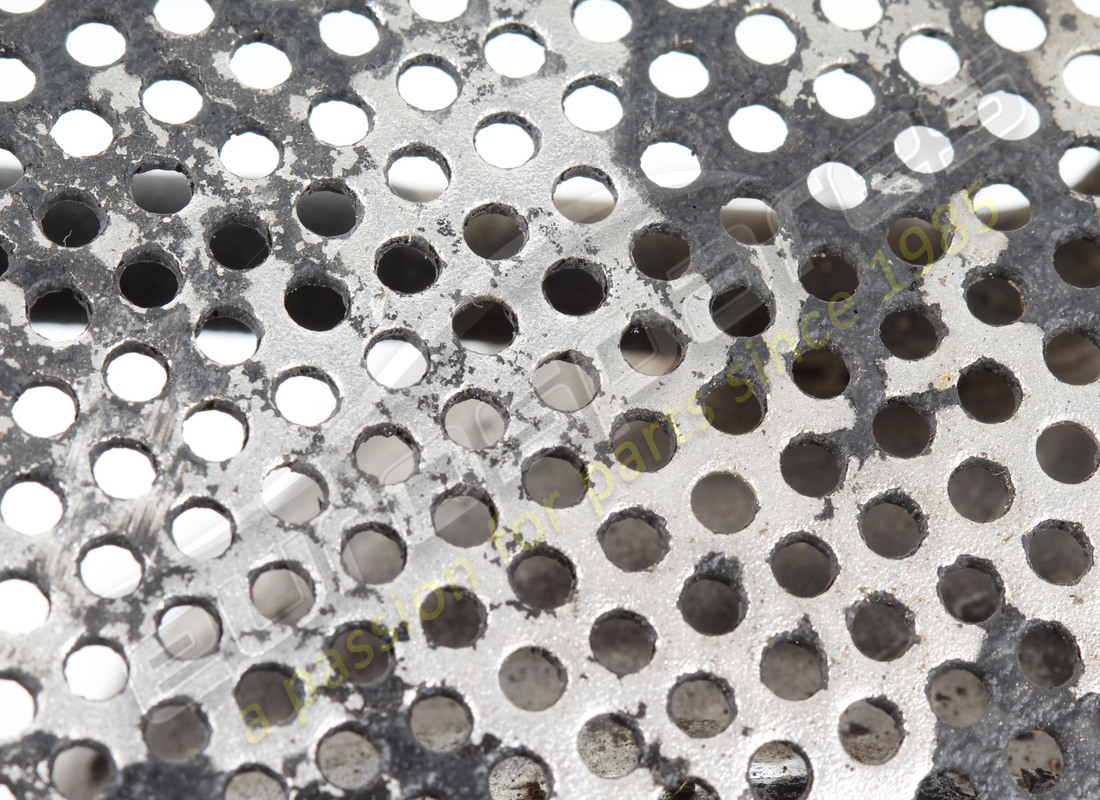 used maserati lh exhaust cover. part number 670104469 (6)