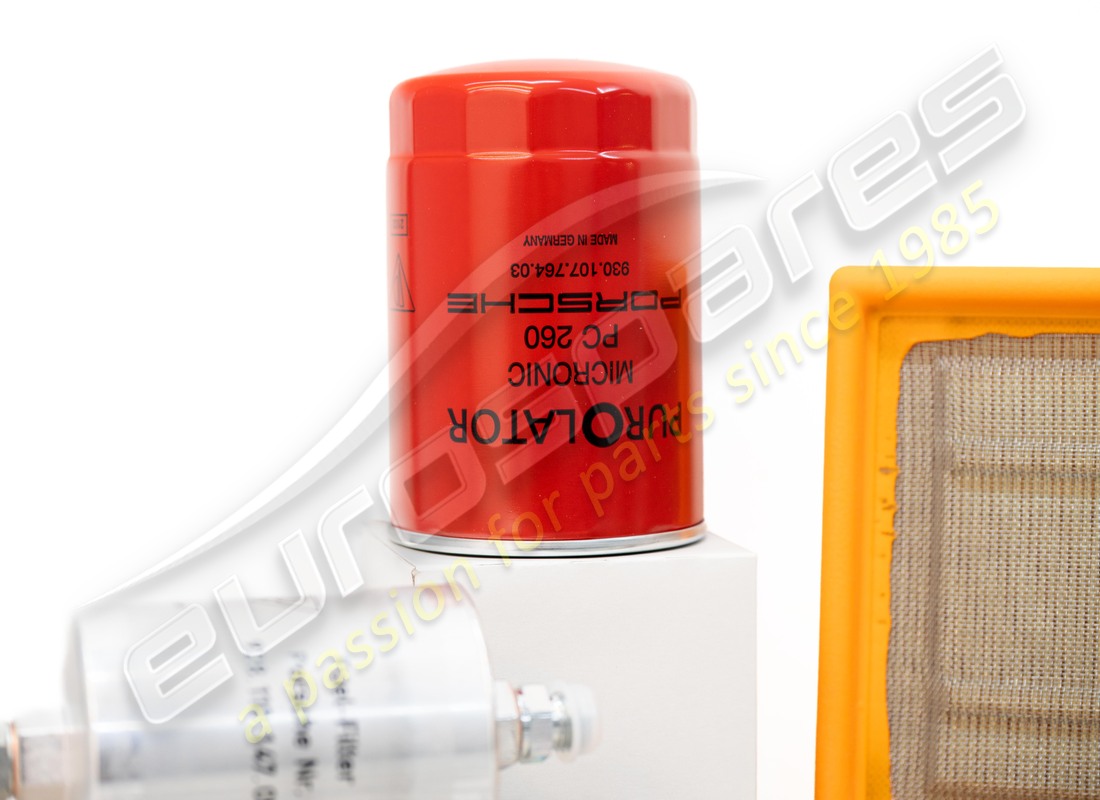 NEW PORSCHE MAINTENANCE SET - FOR 20,000 KM INTERVALS - COMPRISING: - D - MJ 1981>>. PART NUMBER 91110095601 (7) new porsche maintenance set - for 20,000 km intervals - comprising: - d - mj 1981>>. part number 91110095601 (7)