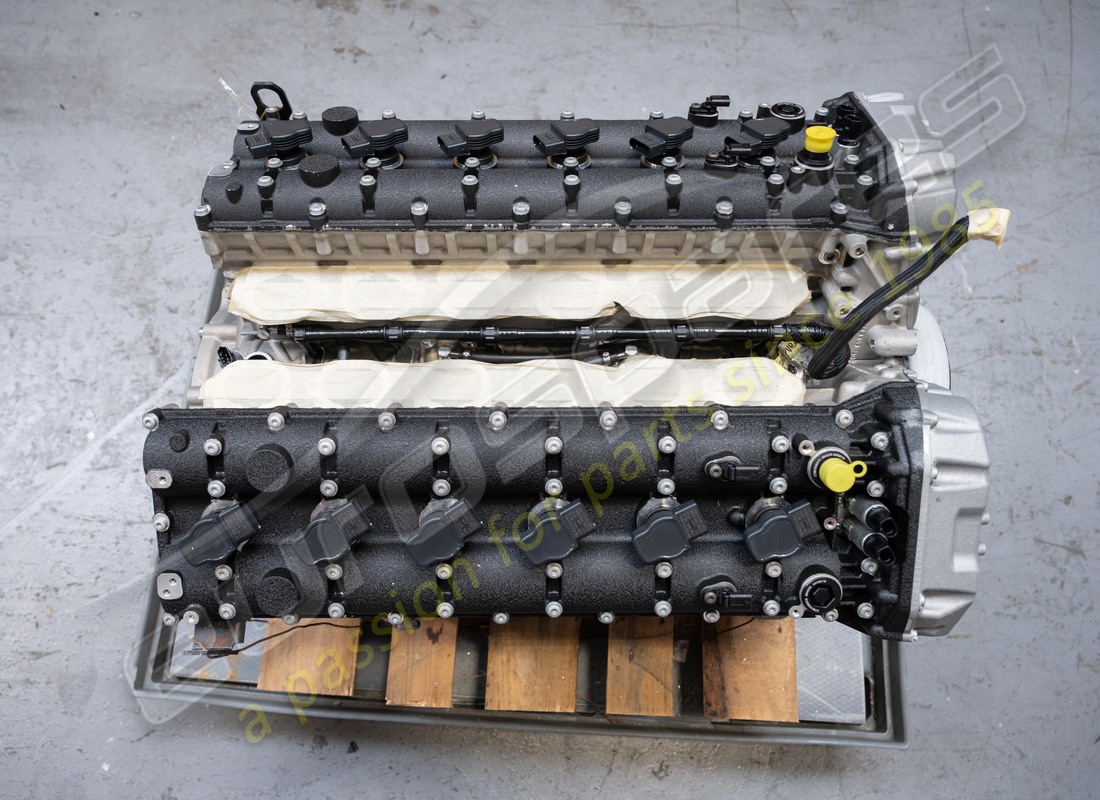 new lamborghini lp700 engine. part number 399900140 (5)