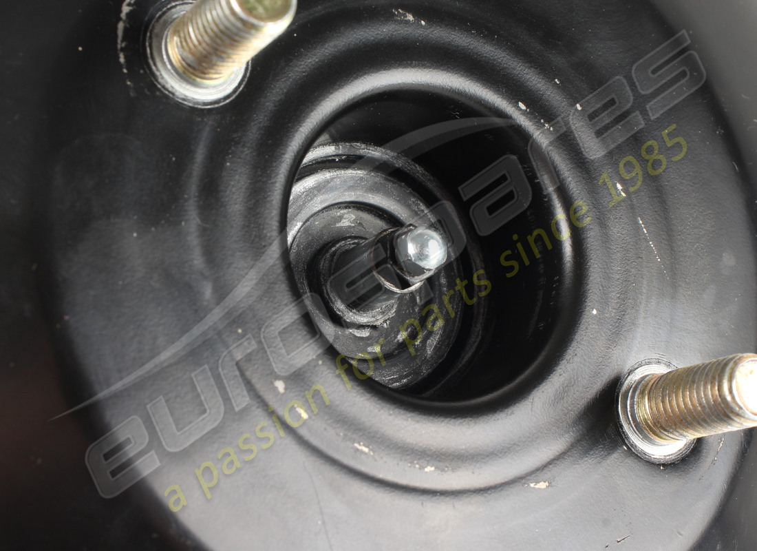 NEW FERRARI GIRLING BRAKE SERVO. PART NUMBER MC31112 (6) new ferrari girling brake servo. part number mc31112 (6)