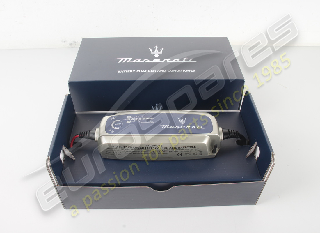 NEW MASERATI CHARGER MANTEINER EU NEW LOGO. PART NUMBER 940001313 (8) new maserati charger manteiner eu new logo. part number 940001313 (8)