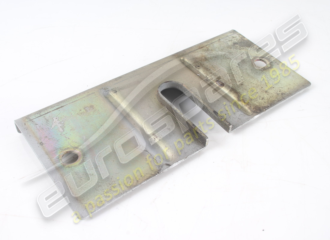 USED FERRARI SIDE BRAKET FOR BUMPER. PART NUMBER 65270200 (1) used ferrari side braket for bumper. part number 65270200 (1)