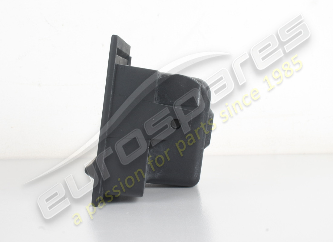 NEW FERRARI ASH TRAY. PART NUMBER 65471400 (5) new ferrari ash tray. part number 65471400 (5)