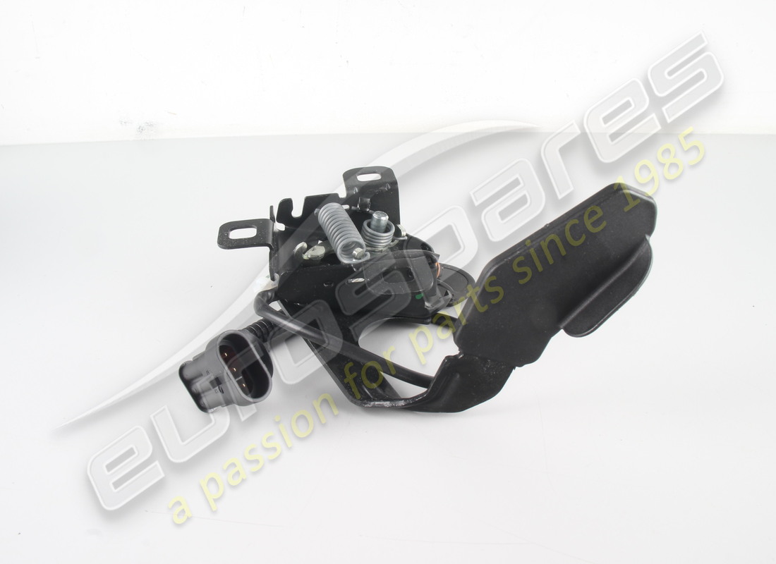 new ferrari lid lock. part number 83752200 (2)