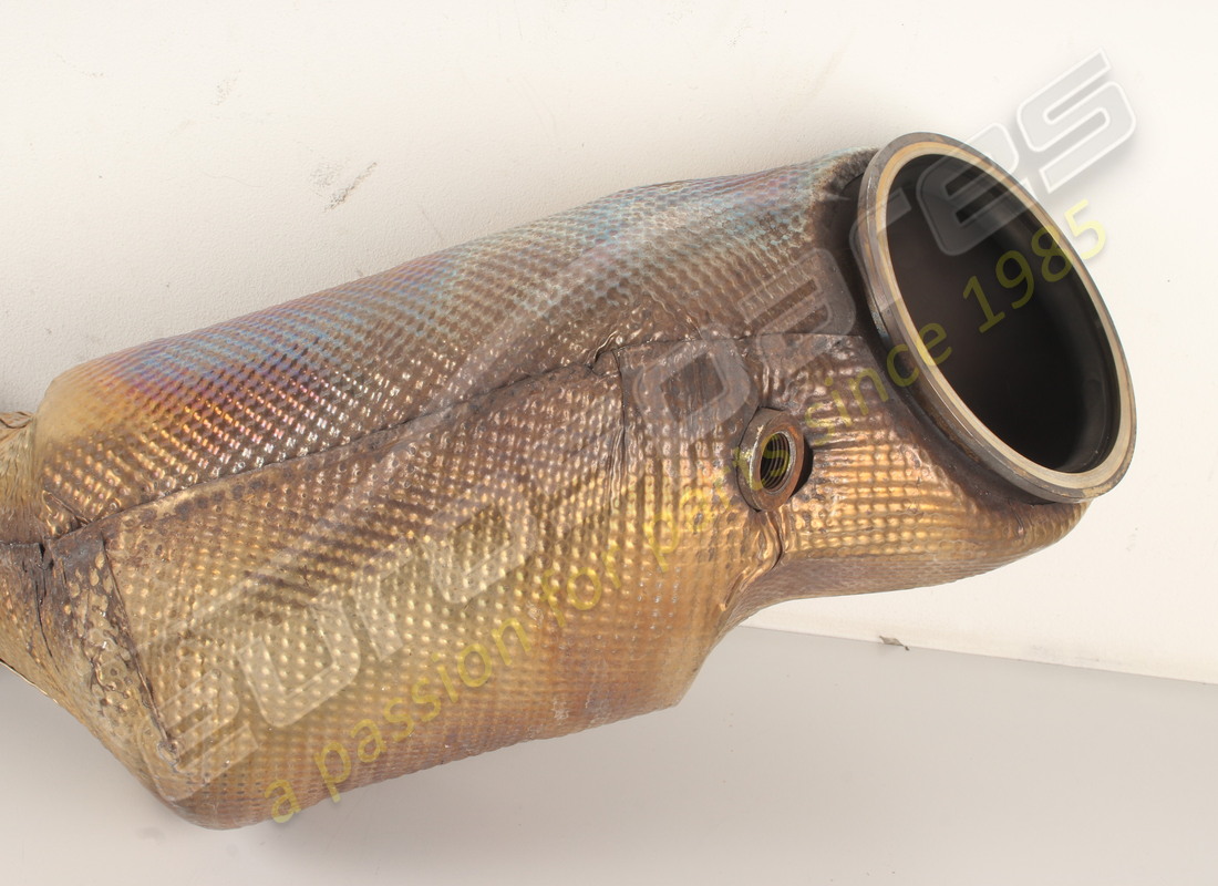 used ferrari complete rh catalytic converter. part number 275462 (5)