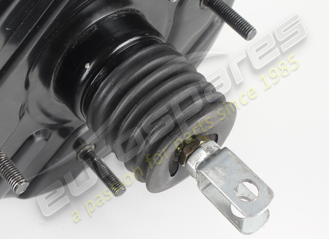 NEW FERRARI GIRLING BRAKE SERVO. PART NUMBER MC31112 (3) new ferrari girling brake servo. part number mc31112 (3)