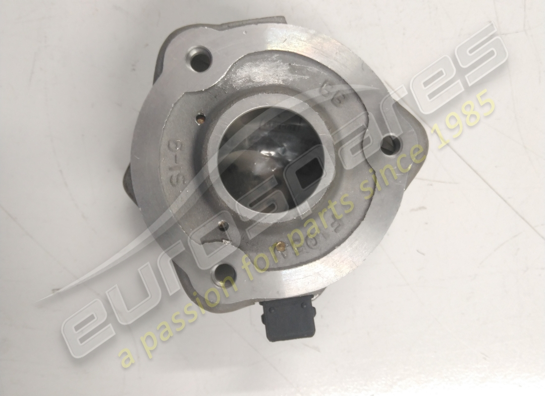 NEW FERRARI LH DISTRIBUTOR HOUSING. PART NUMBER 131289 (3) new ferrari lh distributor housing. part number 131289 (3)