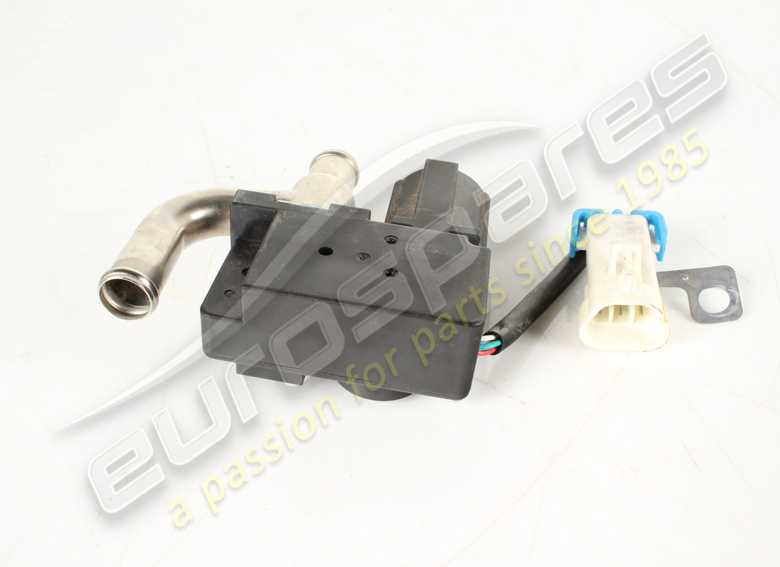 USED FERRARI LH TGK VALVE (HEATER CONTROL). PART NUMBER 67444900 (3) used ferrari lh tgk valve (heater control). part number 67444900 (3)