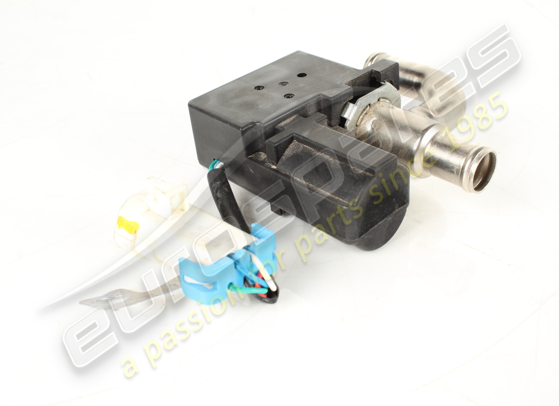 USED FERRARI LH TGK VALVE (HEATER CONTROL). PART NUMBER 67444900 (2) used ferrari lh tgk valve (heater control). part number 67444900 (2)