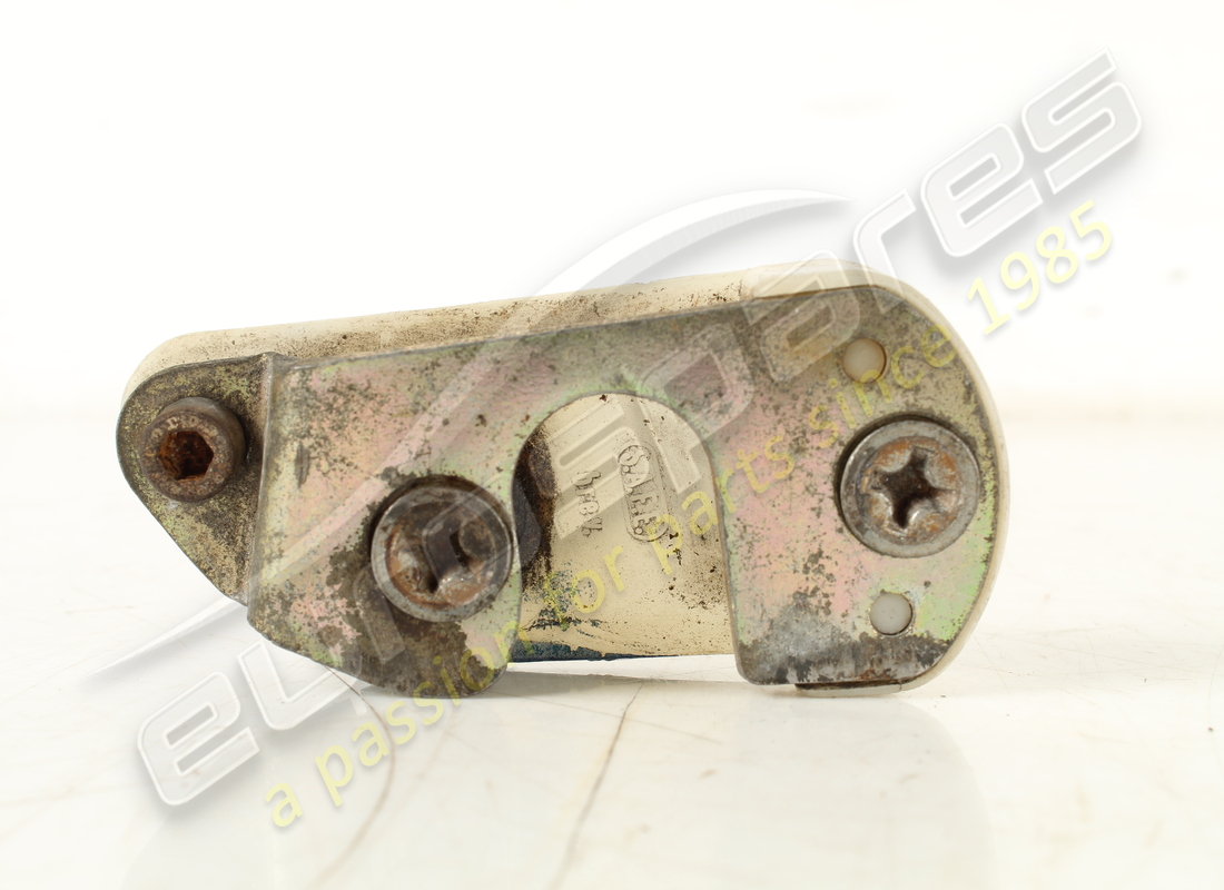 used ferrari lh catch plate. part number 40115602 (4)